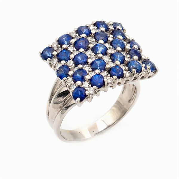 Anello in oro bianco 18kt con zaffiri e diamanti  - Asta GIOIELLI E OROLOGI  - Colasanti Casa d'Aste