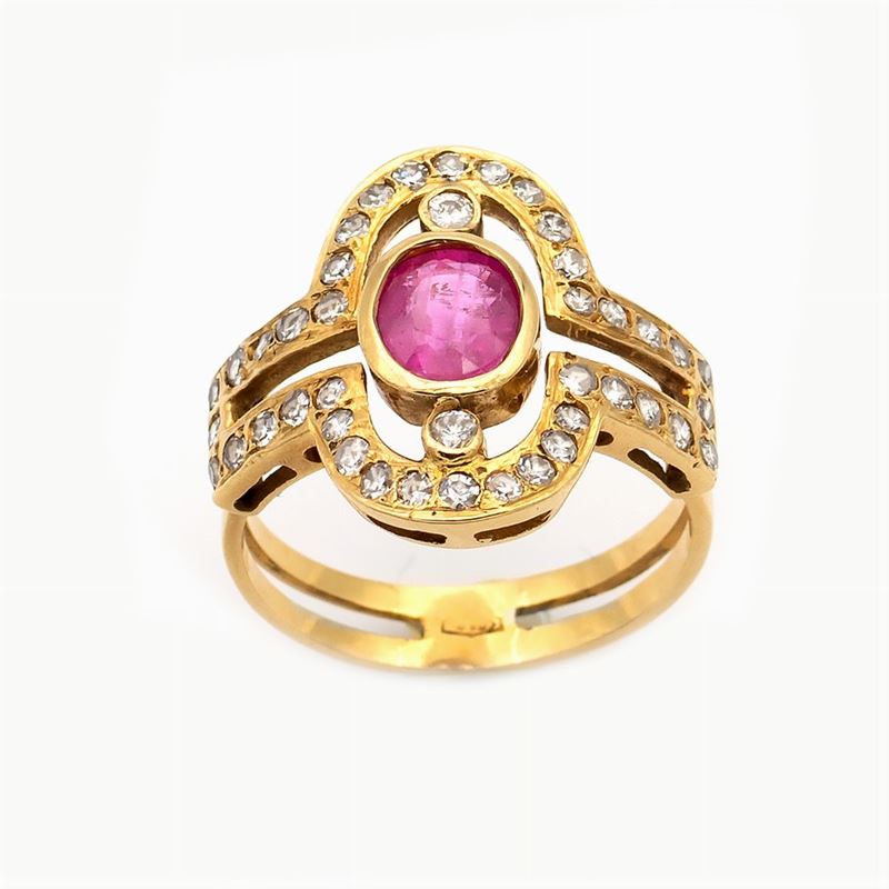 Anello in Oro Giallo 18kt con Rubino Ovale