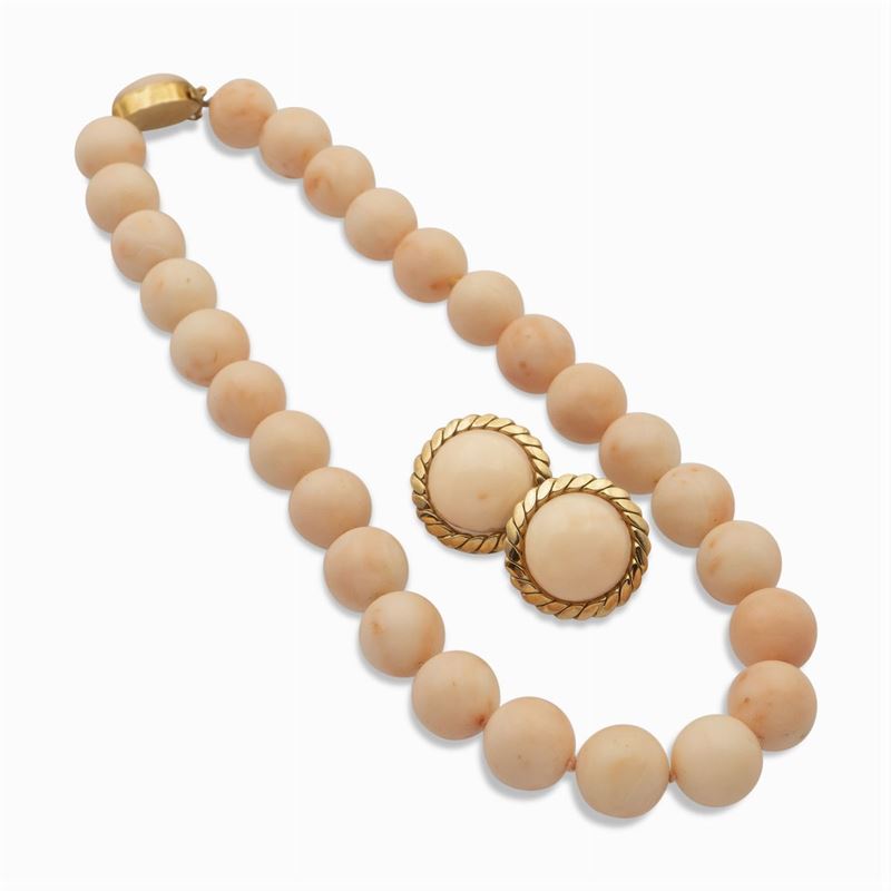 Parure in Oro Giallo 18kt e Boule in Corallo Rosa
