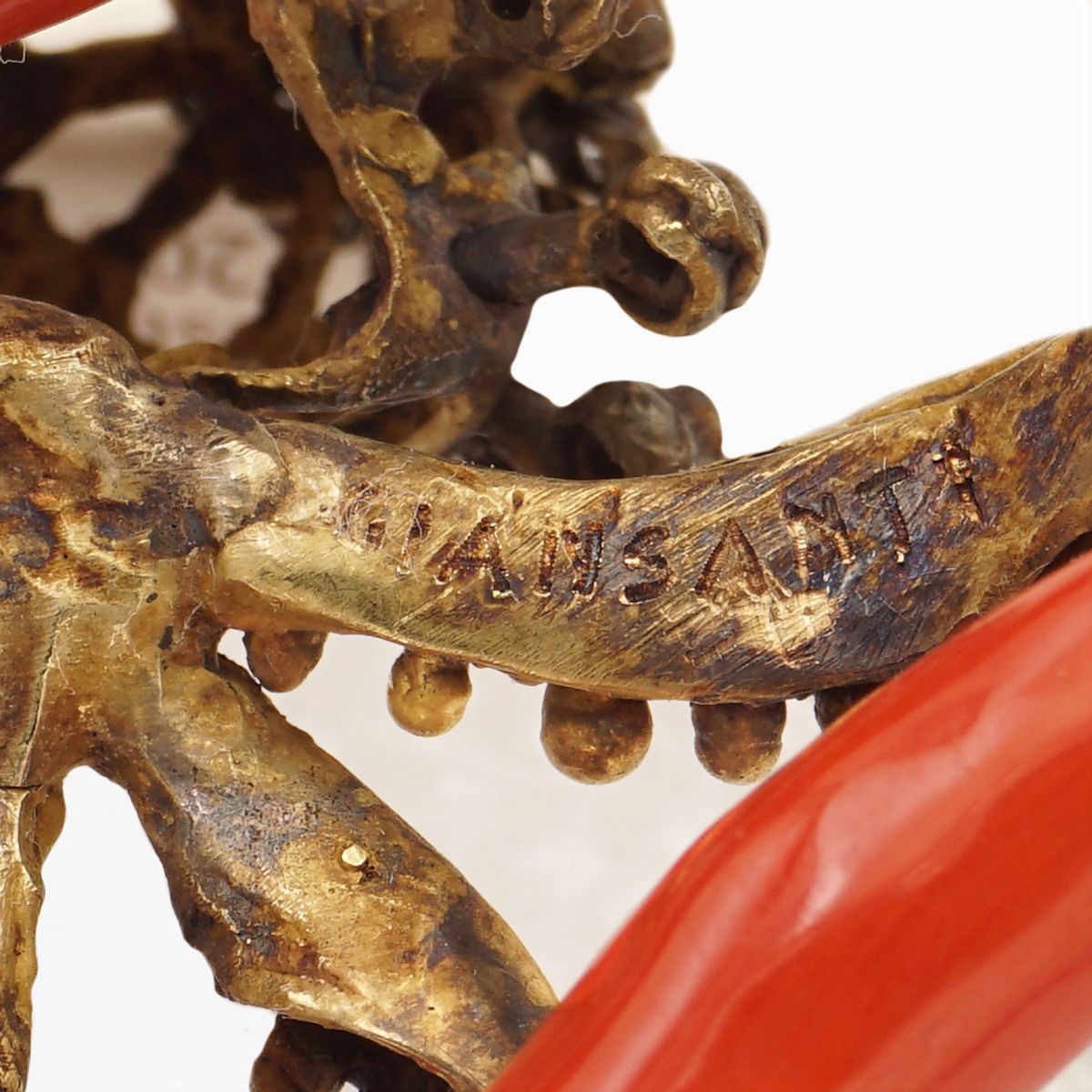 Giansanti, Spilla Scultura in Corallo e Oro Giallo 18kt