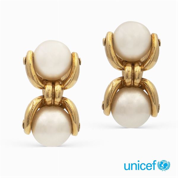 &#9830;Petochi, 18kt yellow gold lobe earrings
