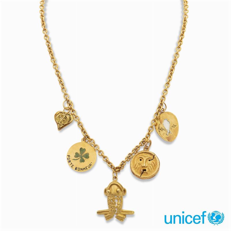 ♦collana in Oro Giallo 18kt con Cinque Charms