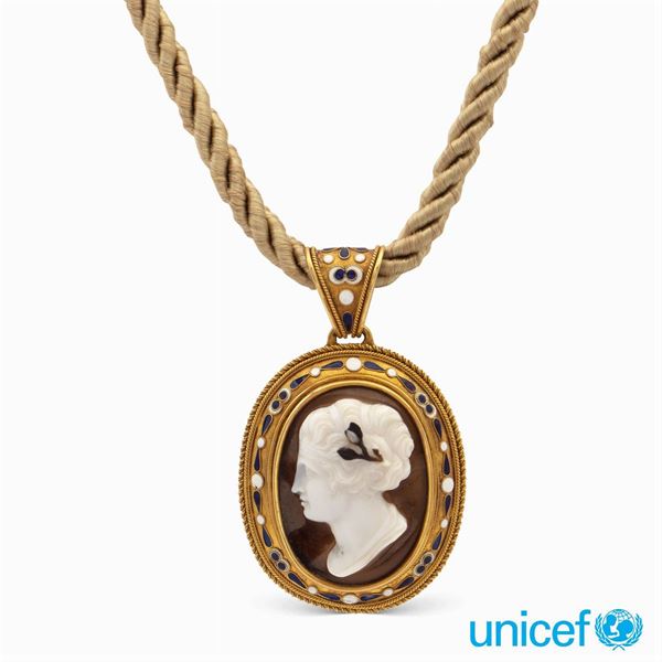 &#9830;Pendente cammeo raffigurante profilo femminile