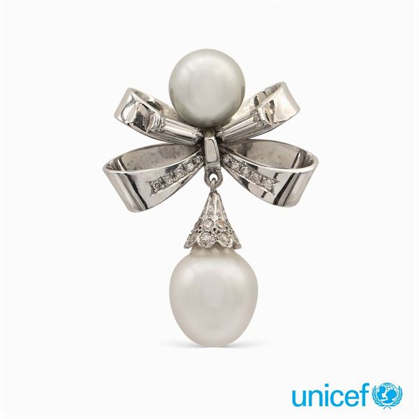 &#9830;Spilla fiocco in oro bianco 18kt con perle e diamanti