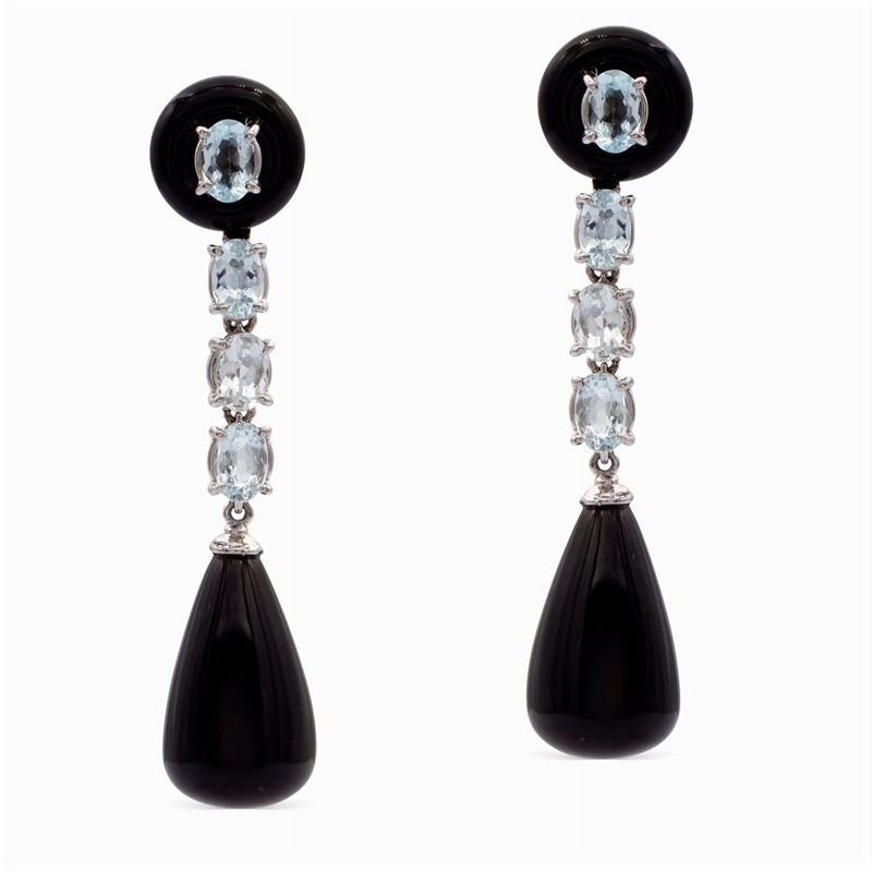 Orecchini Pendenti in Oro Bianco 18kt con Onice Nero