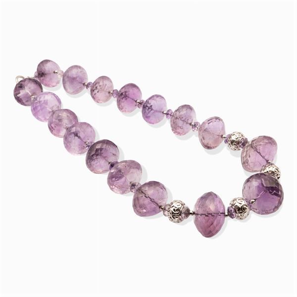 One strand of amethyst necklace