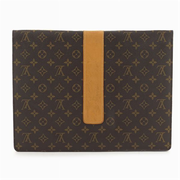 Sold at Auction: LOUIS VUITTON Clutch in monogram canvas and