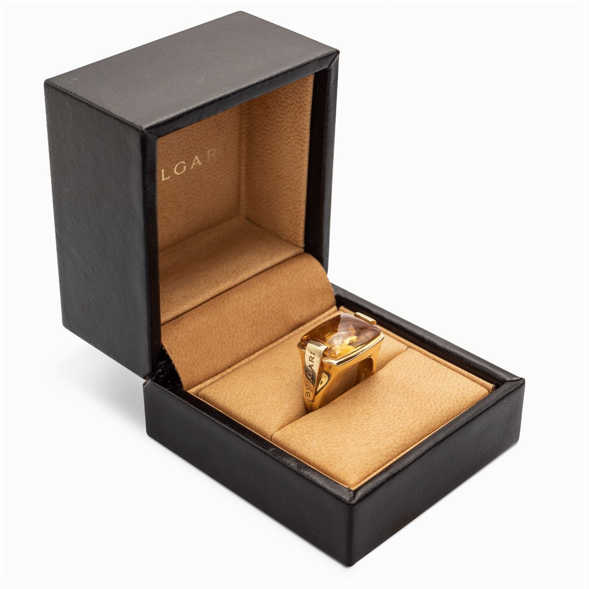 Bulgari Collezione Metropolis, Anello