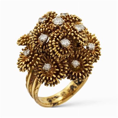 Anello a Motivo Floreale in Oro Giallo 18kt e Diamanti