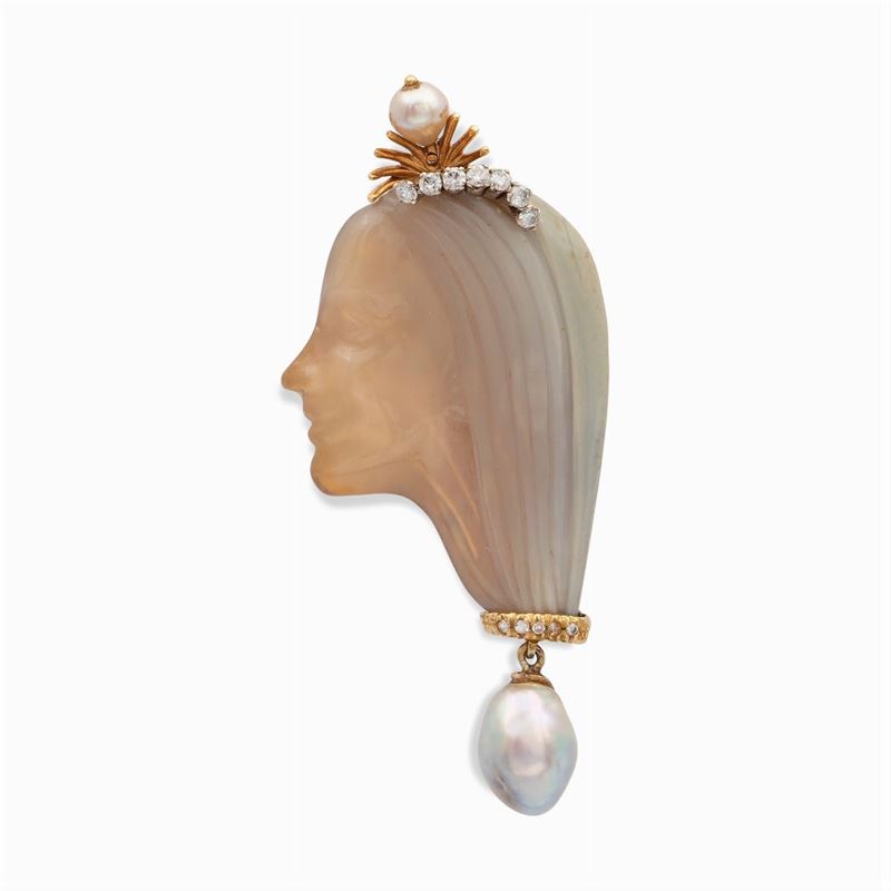Spilla Pendente Raffigurante Profilo Femminile