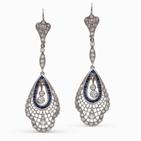 Platinum and 18kt yellow gold Deco' pendant earrings