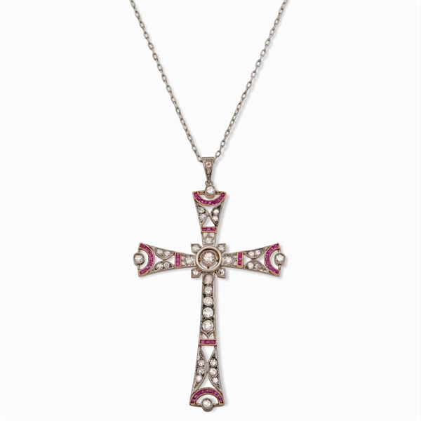 Pendente Croce Decò in platino e oro giallo 18kt e diamanti