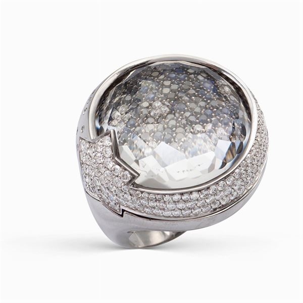 Pasquale Bruni, anello in oro bianco 18kt con quarzo, diamanti e zaffiri