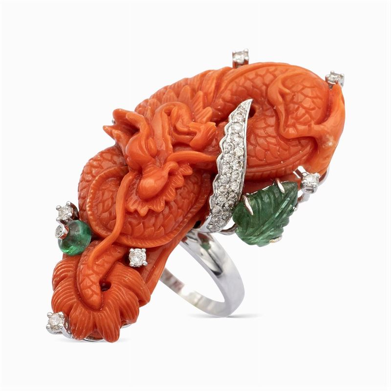 Anello Scultura in Corallo Rosso Raffigurante un Drago