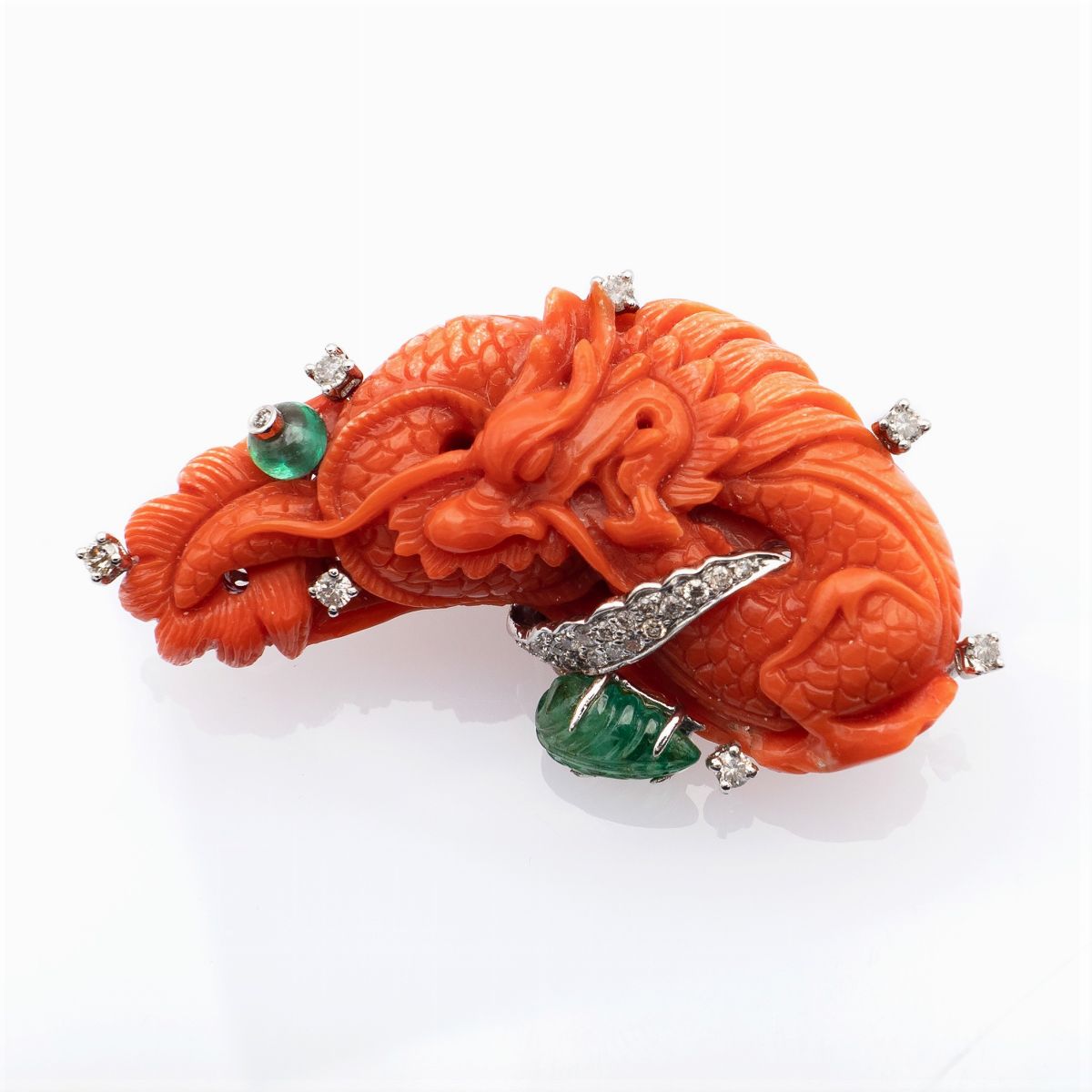 Anello Scultura in Corallo Rosso Raffigurante un Drago