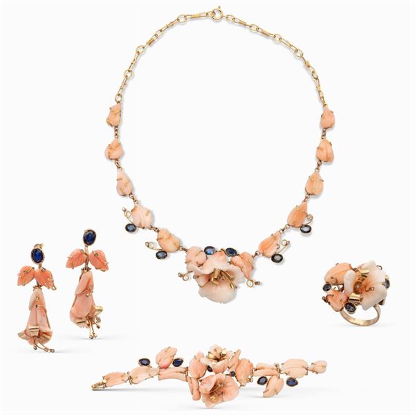 Floral pattern pink coral parure