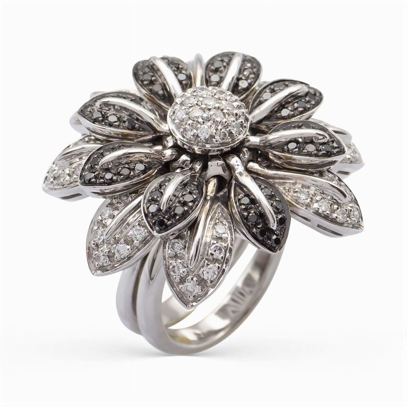 Anello Fiore En Tremblant in Oro Bianco 18kt e Diamanti
