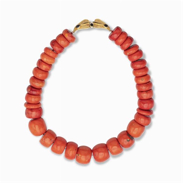 Collana ad un filo di corallo Bamboo tinto