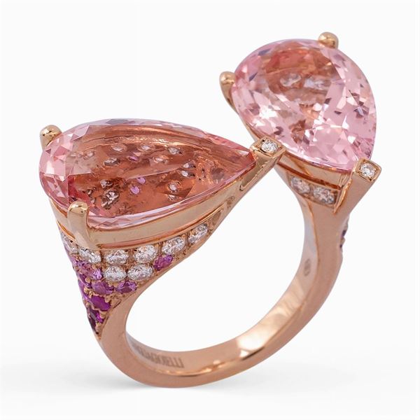 Anello contrarié in oro rosa 18kt e due morganiti rosa ct 11,80