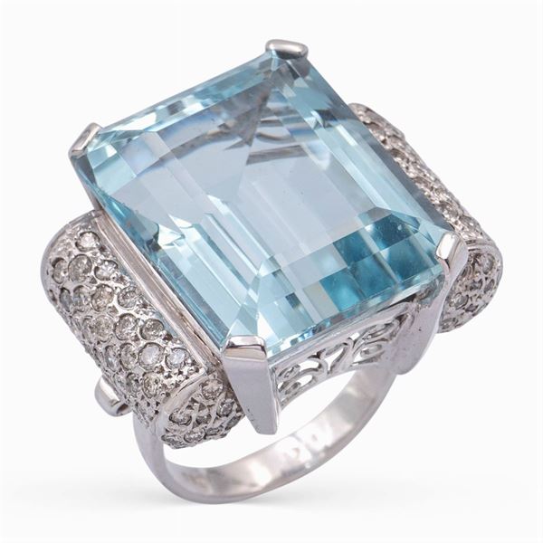 Anello a ponte in oro bianco 18kt con acquamarina
