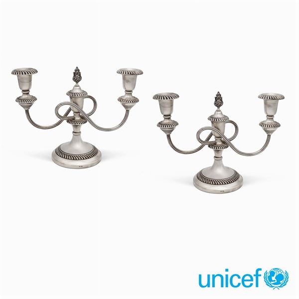&#9830;Pair of silver candlesticks