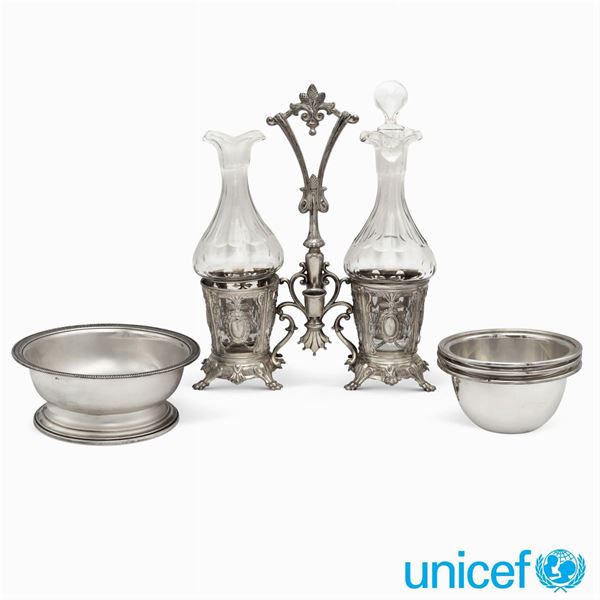 &#9830;Group of silver objects (5)