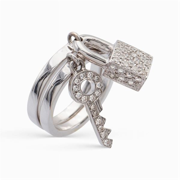 Due anelli a fede con charms in oro bianco 18kt e diamanti  - Asta GIOIELLI | OROLOGI | FASHION VINTAGE - Colasanti Casa d'Aste