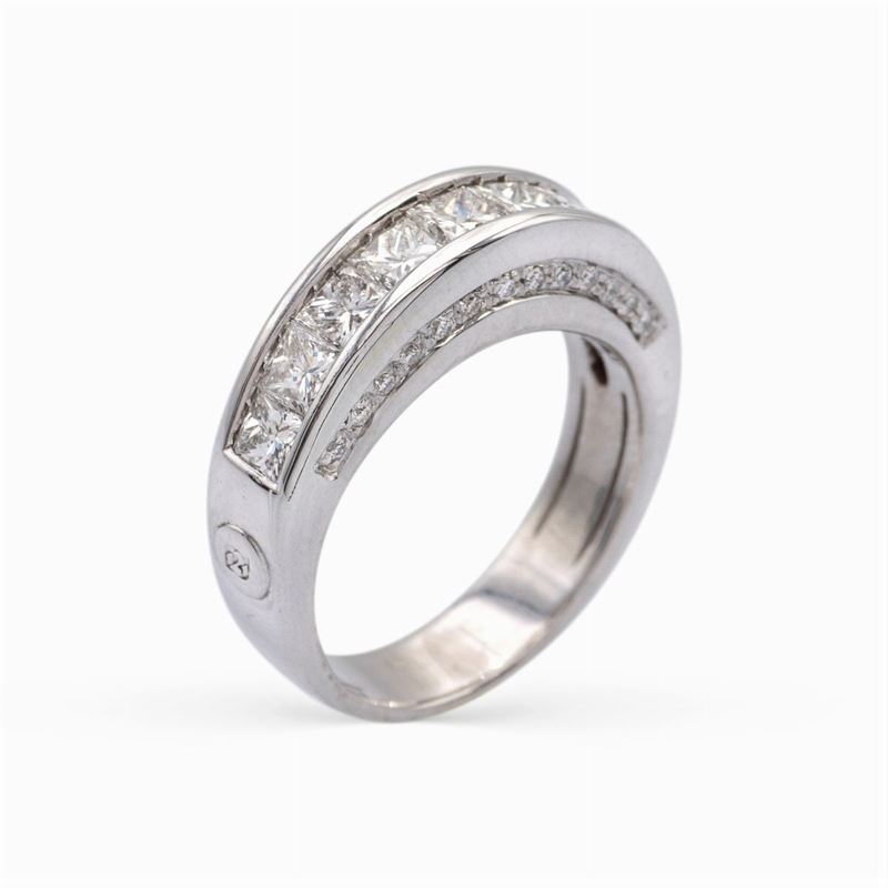 Anello Riviere in Oro Bianco 18kt e Diamanti