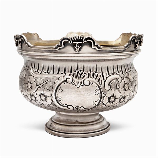Silver centerpiece