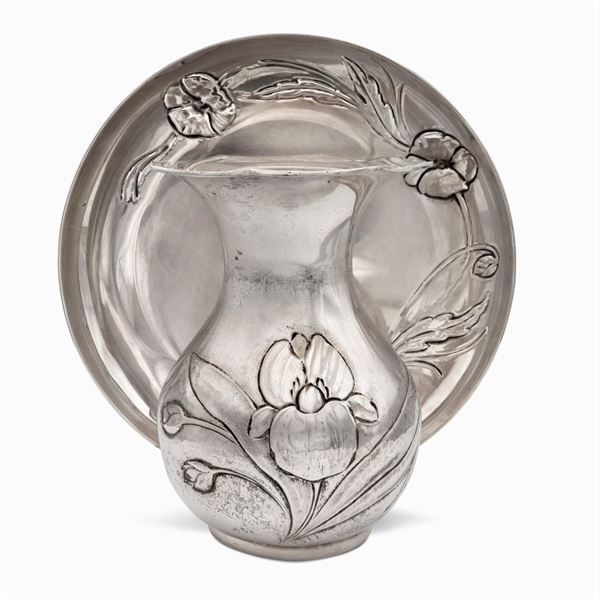 Group of silver objects (2)