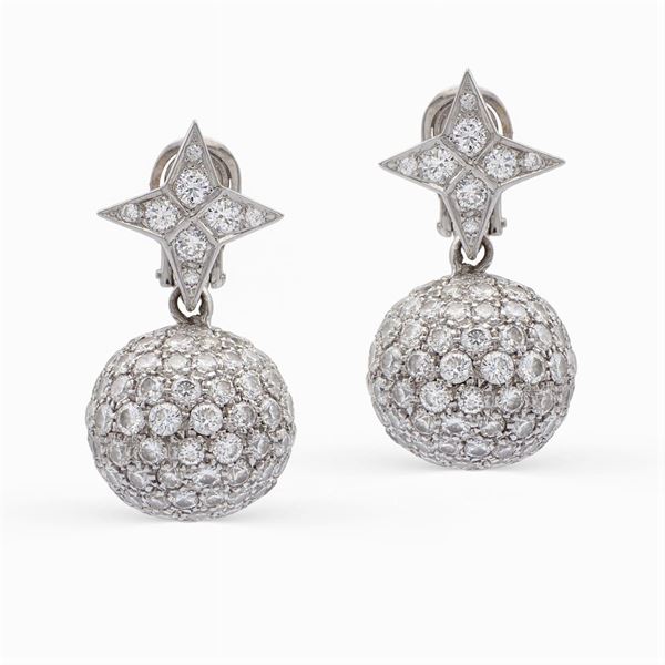 Orecchini pendenti sfere in oro bianco 18kt e diamanti