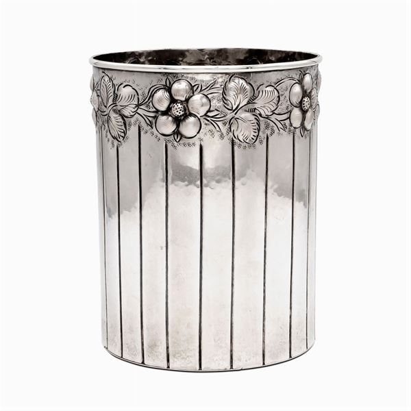 Silver bottle bucket