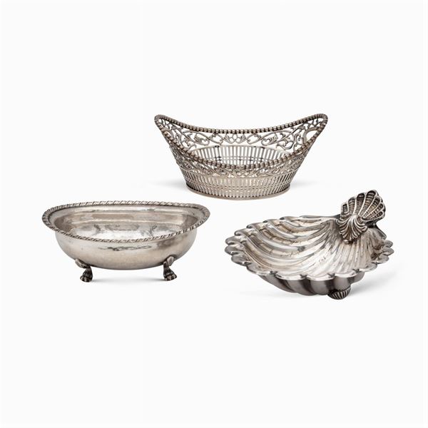 Group of silver objects (3)