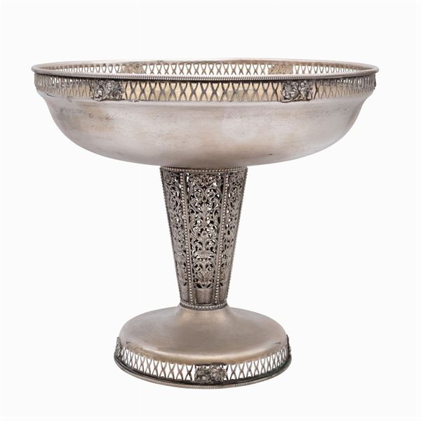Silver centerpiece stand