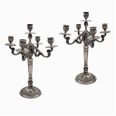 Coppia di Candelabri a 5 Luci in Argento