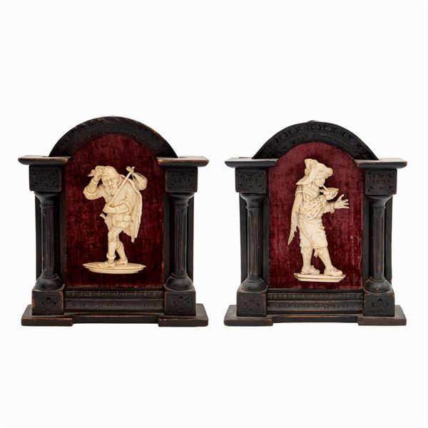 Coppia di sculture in avorio