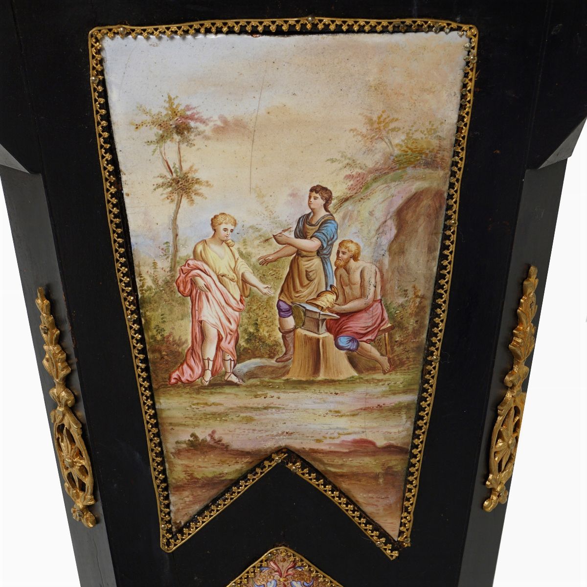 Colonna in Legno Ebanizzato e Smalti Policromi