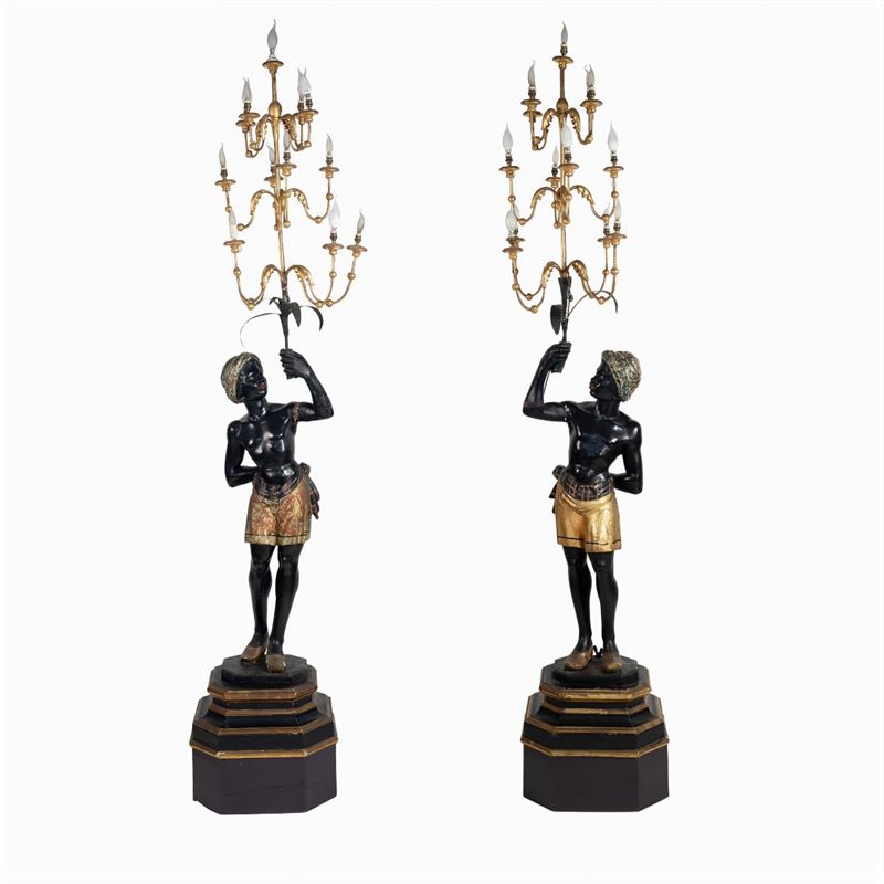 Coppia di Sculture in Legno Laccato e Dorato