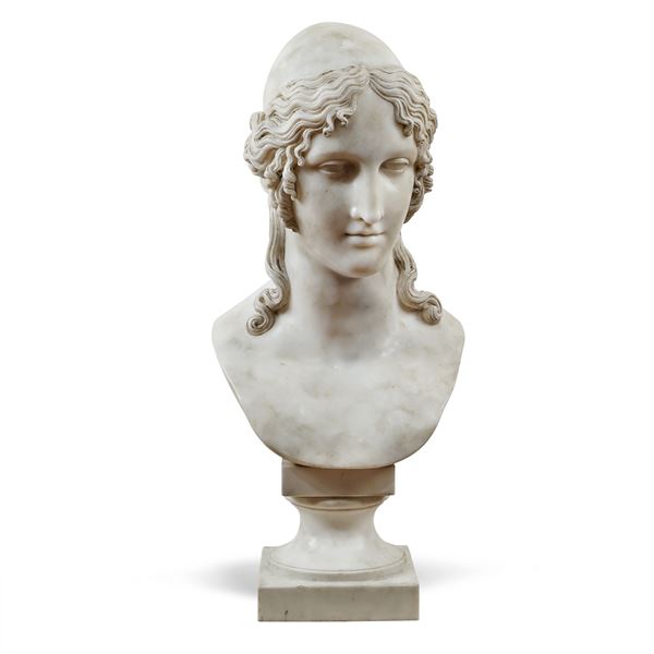Scultura in marmo bianco raffigurante Elena di Troia