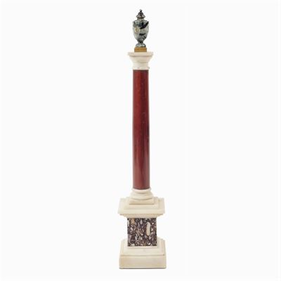 Colonna in Marmi Vari