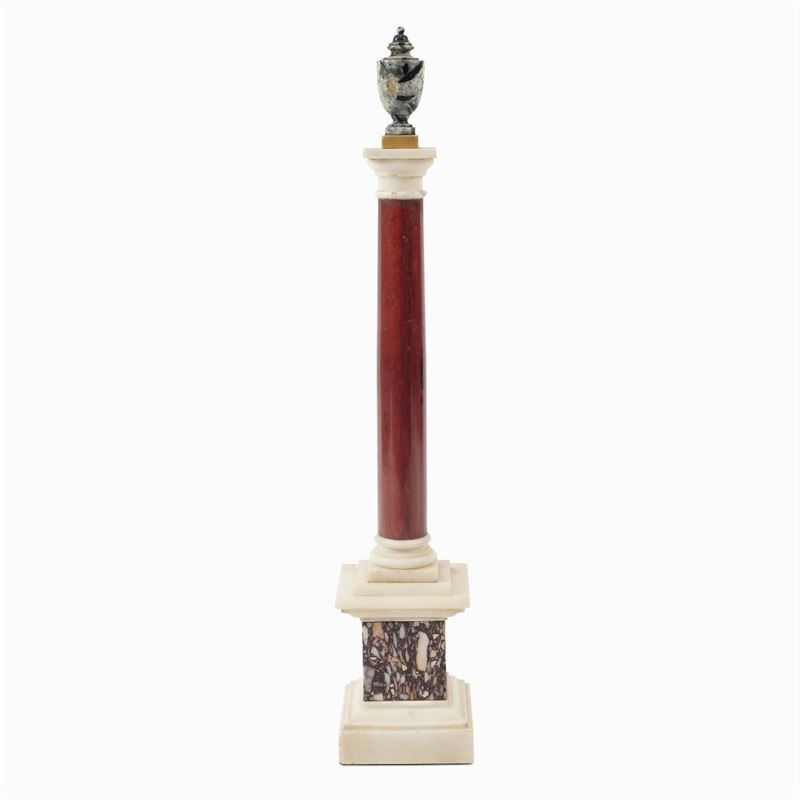 Colonna in Marmi Vari