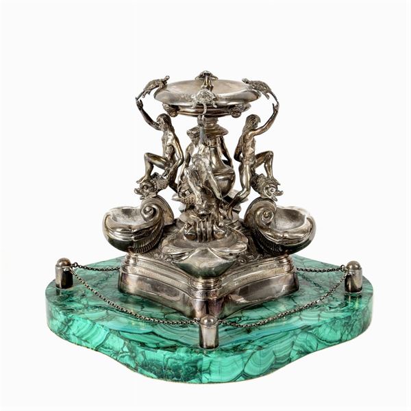 Scultura in argento con base in marmo