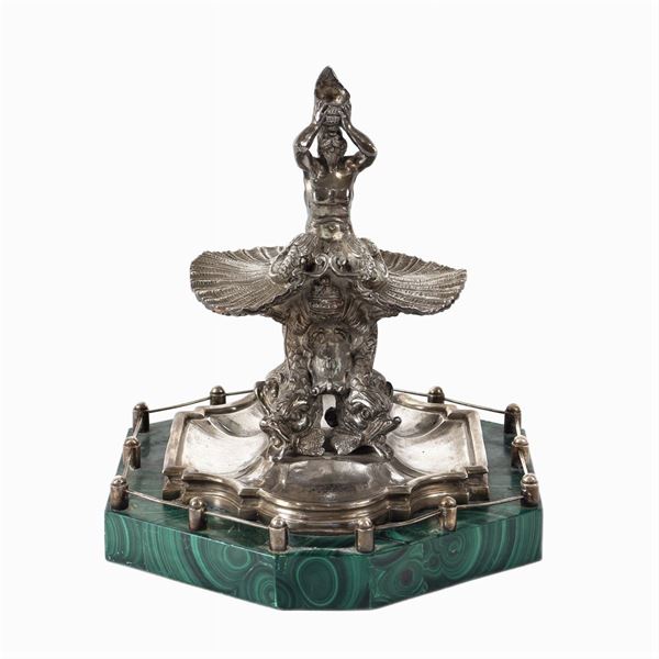 Scultura in argento con base in marmo