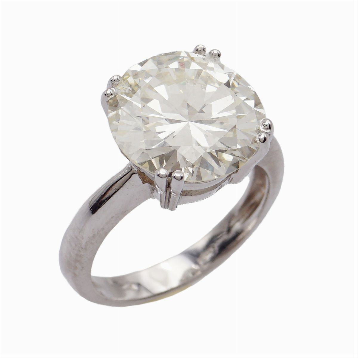 Anello Solitario con Diamante Ct 6,74