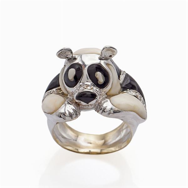 Anello panda in oro bianco 14kt e onice bianco e nero