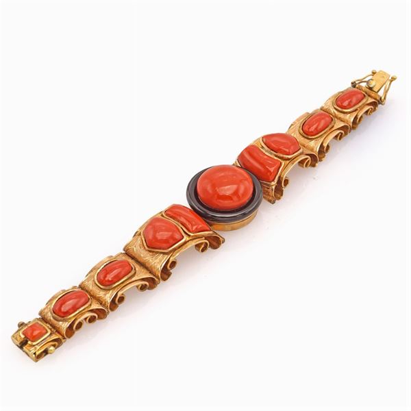 Bracciale in oro giallo 14kt e corallo rosso