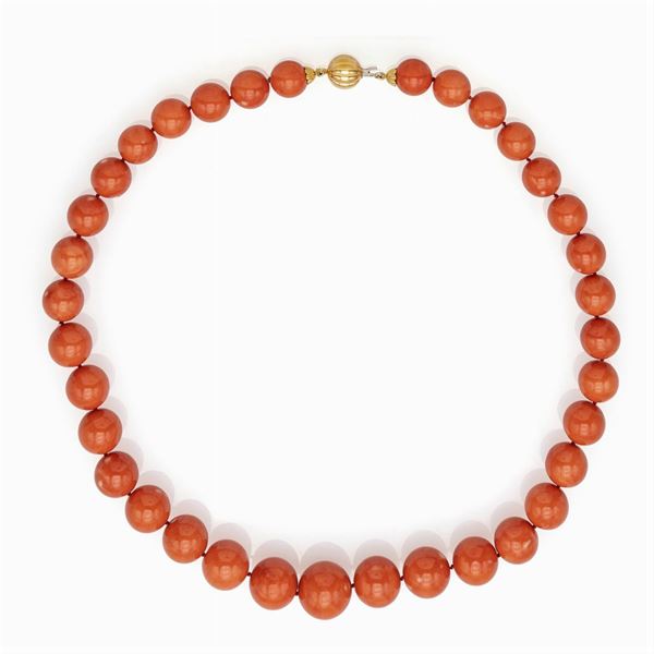 Collana ad un filo di corallo