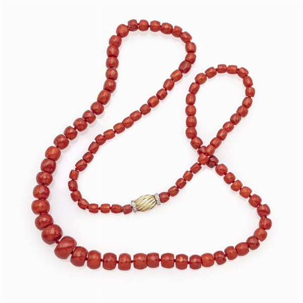 Red coral strand necklace
