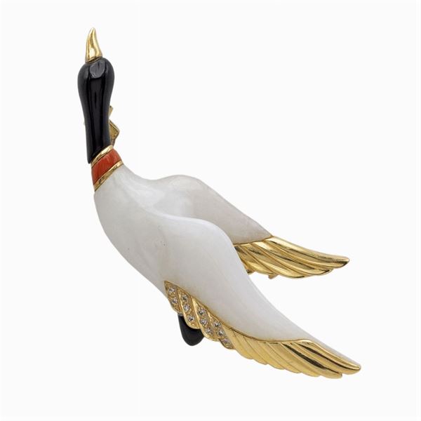 18kt yellow gold stork shaped brooch