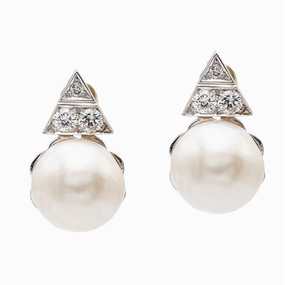 Orecchini a Lobo con Due Perle South Sea e Diamanti